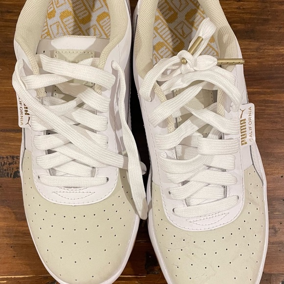 New white women’s Puma sneakers, size 8.5 - Picture 6 of 7